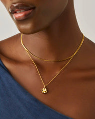 Eny Puffy Daisy Pendant Necklace | 18k Gold Plated/Pearl