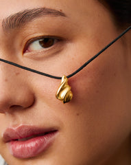 Savi Ridge Droplet Pendant Cord Necklace | 18k Gold Plated