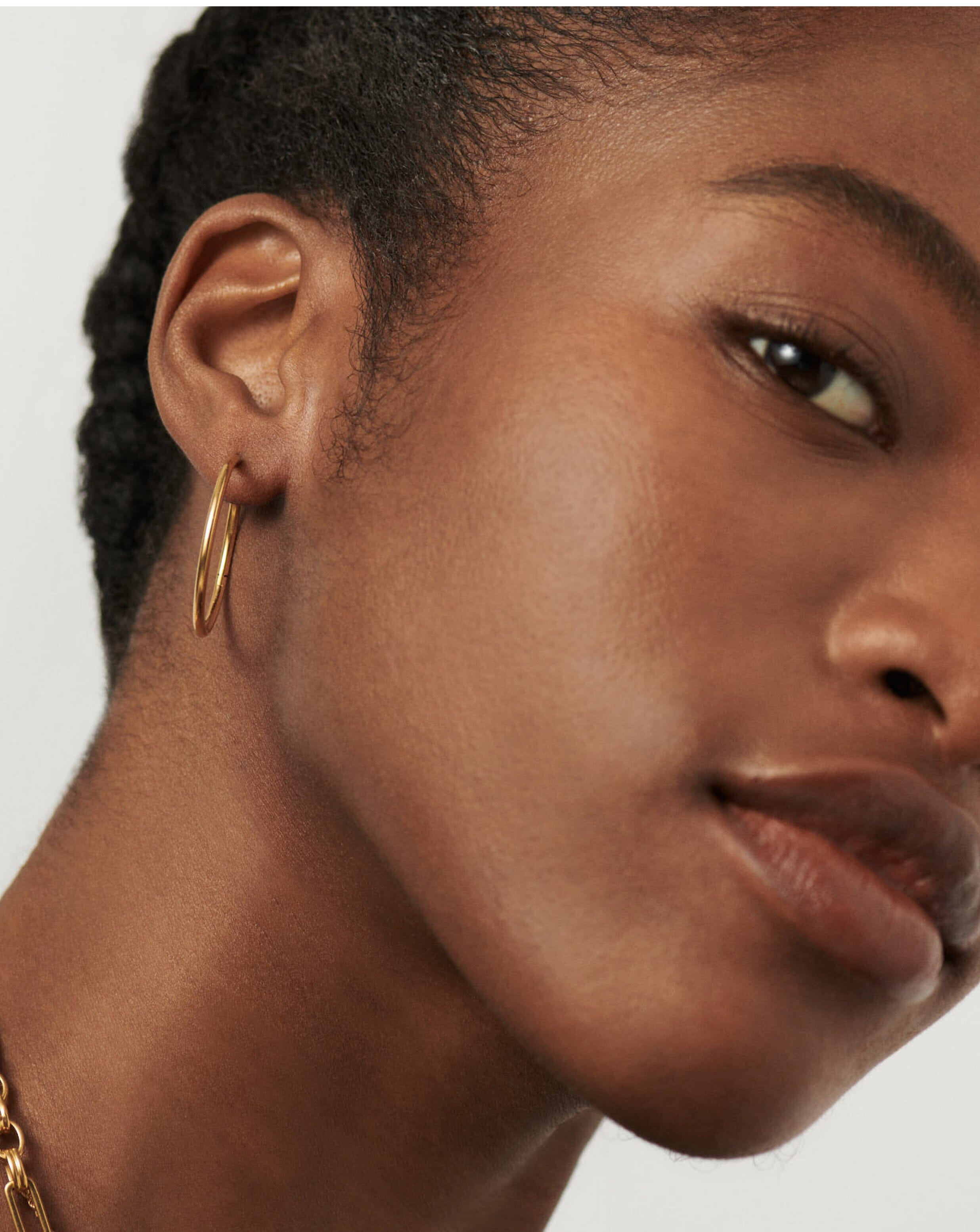 Classic Medium Hoop Earrings | 18k Gold Vermeil
