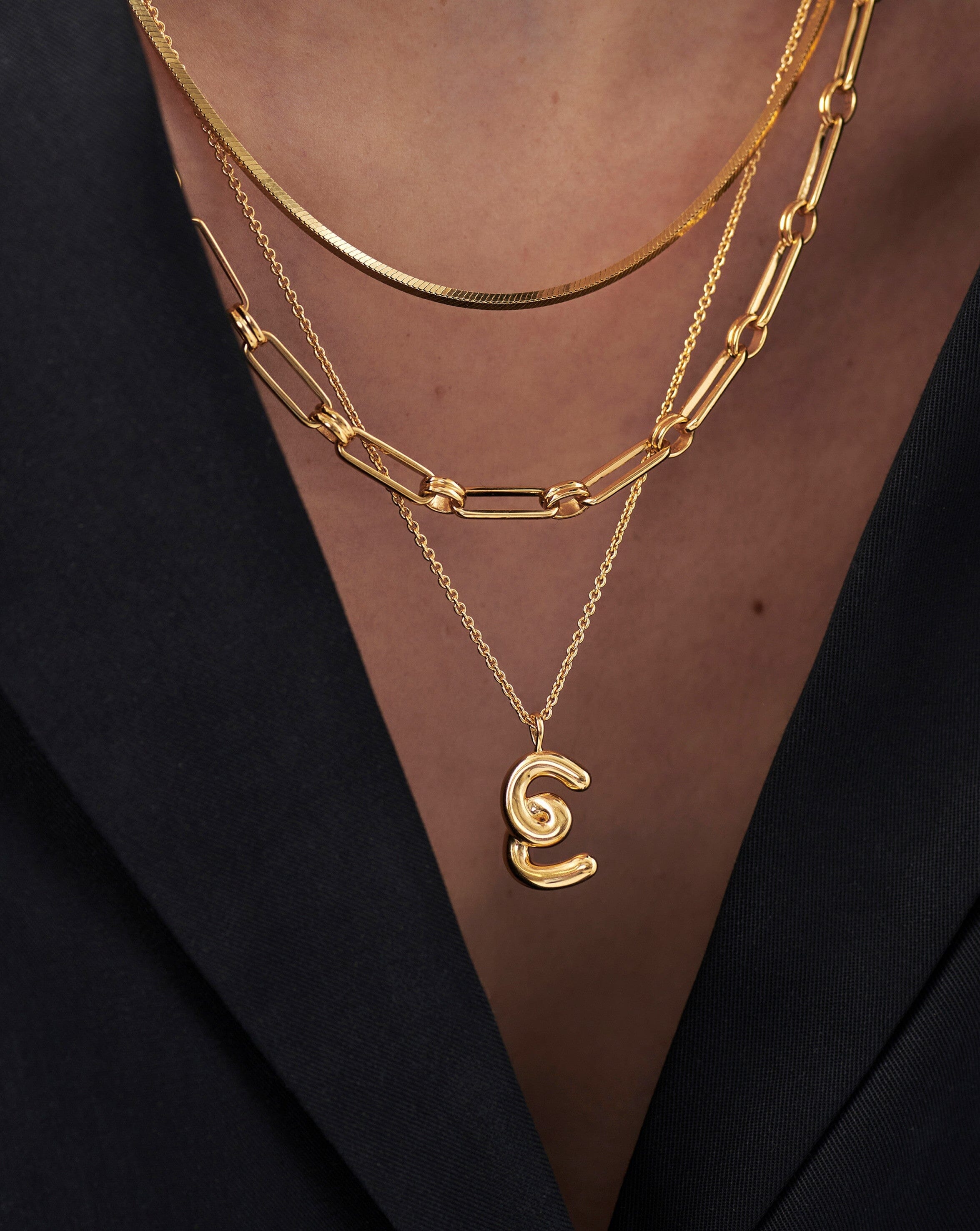 Curly Molten Initial Pendant Necklace - Initial E | 18k Gold Vermeil