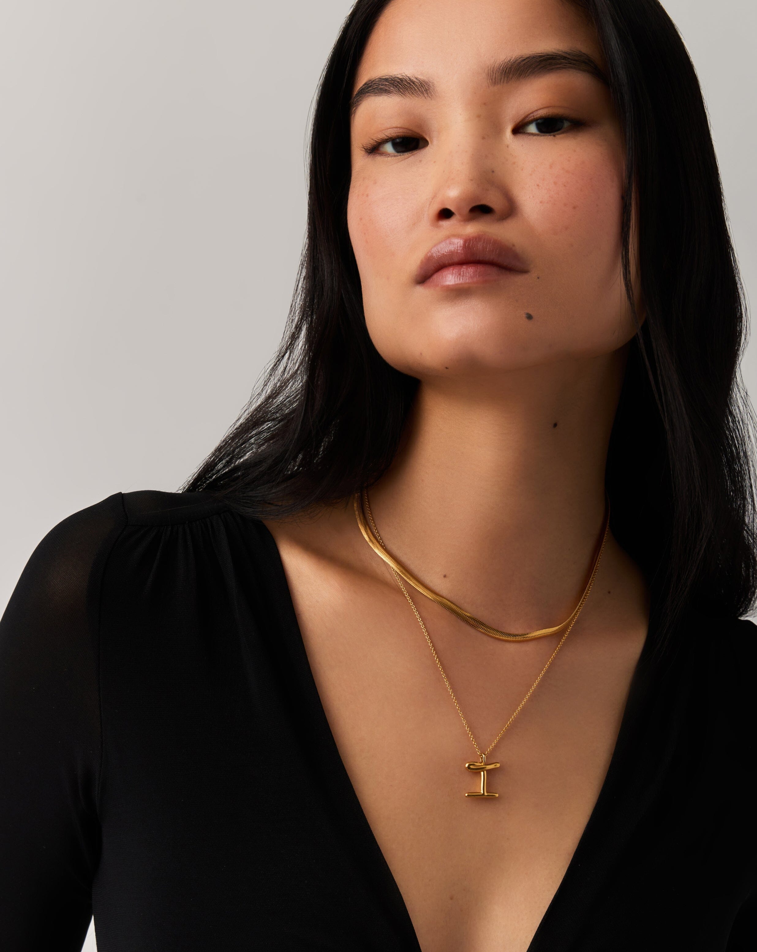 Curly Molten Initial Pendant Necklace - Initial I | 18k Gold Vermeil