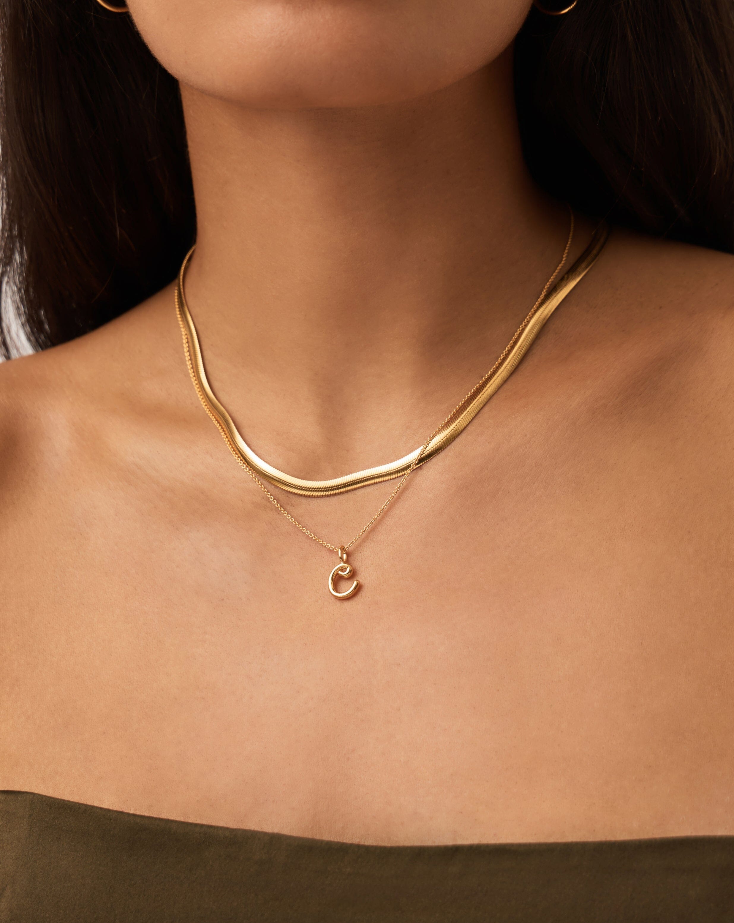 Curly Molten Mini Initial Necklace - C |18k Gold Vermeil