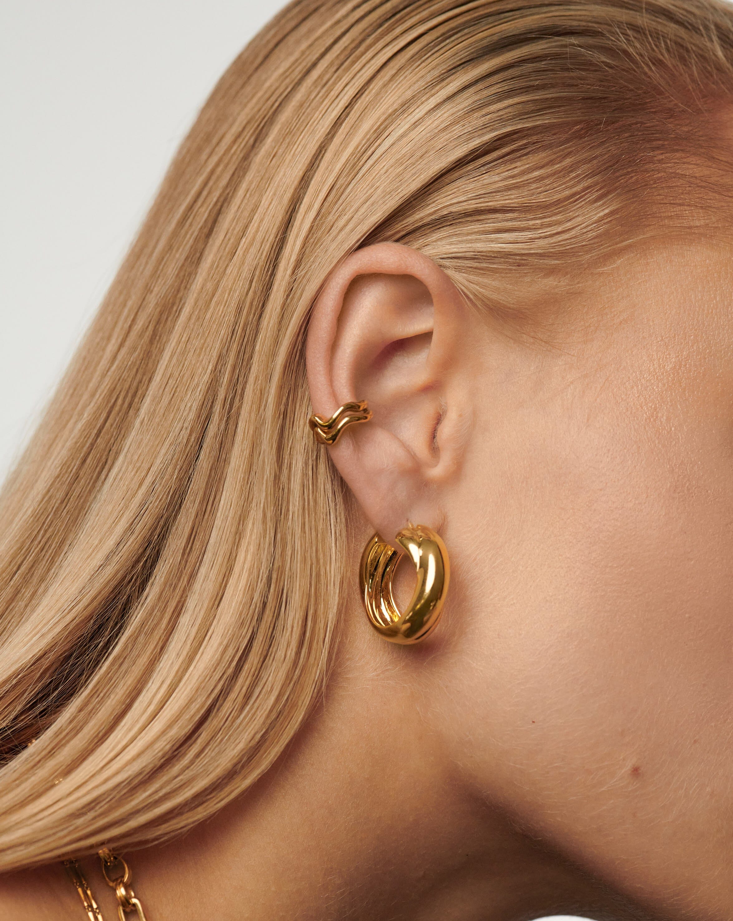 Lucy Williams Chunky Medium Entwine Hoop Earrings | 18k Gold Plated