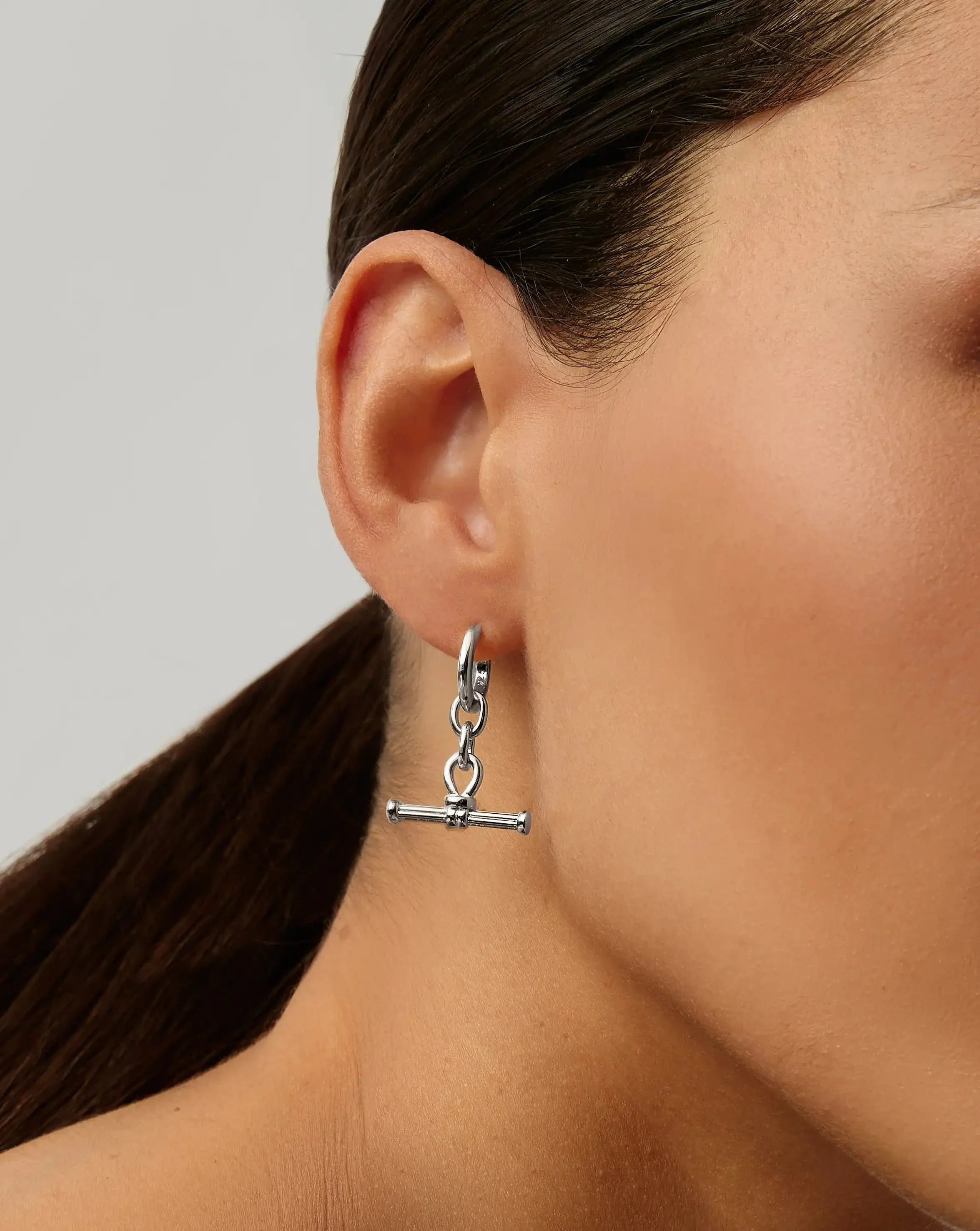 Ridge T-Bar Drop Huggies | Silver Plated