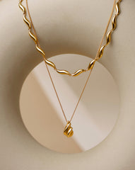 Savi Ridge Droplet Pendant Necklace | 18k Gold Plated