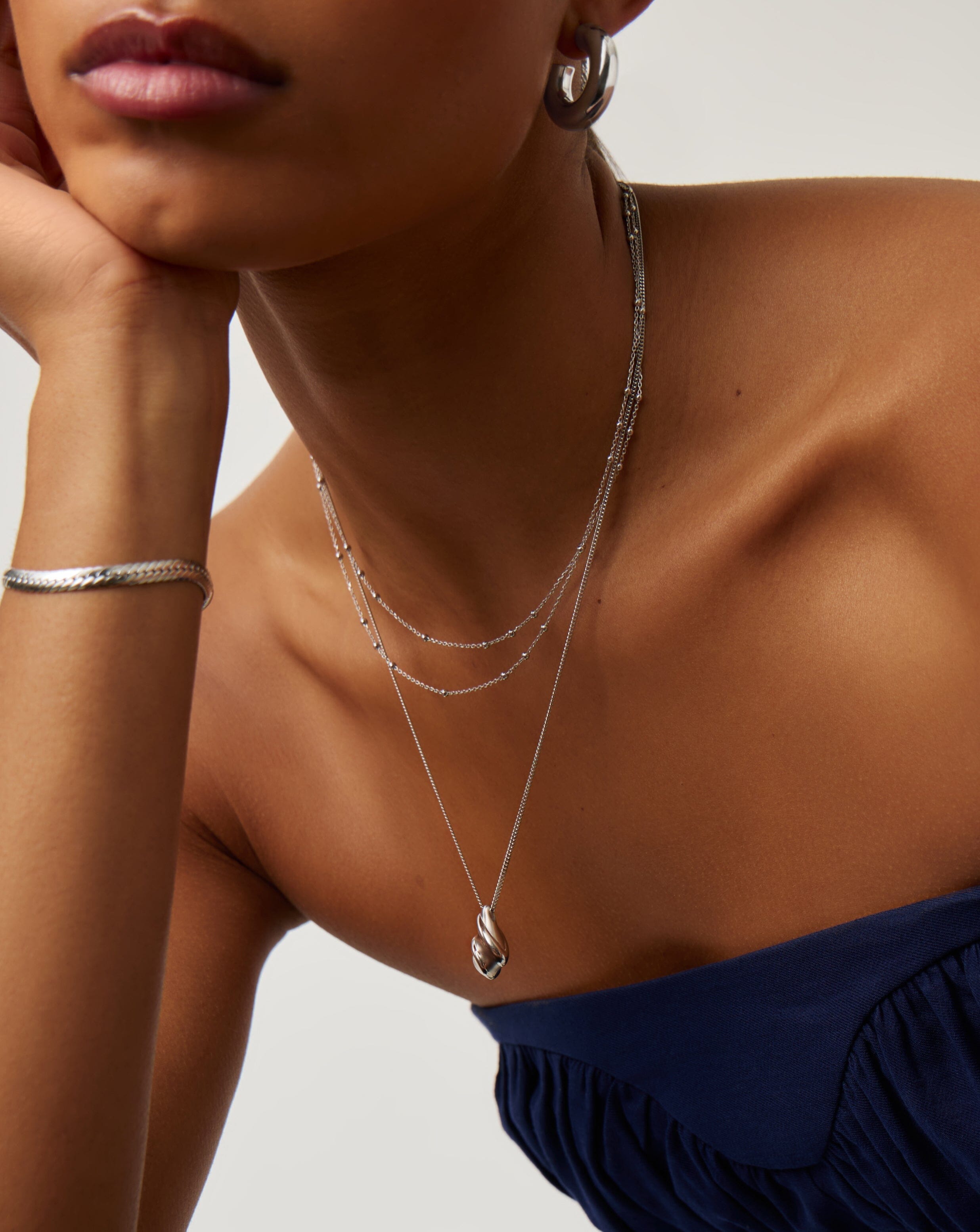 Savi Ridge Droplet Pendant Necklace | Silver Plated