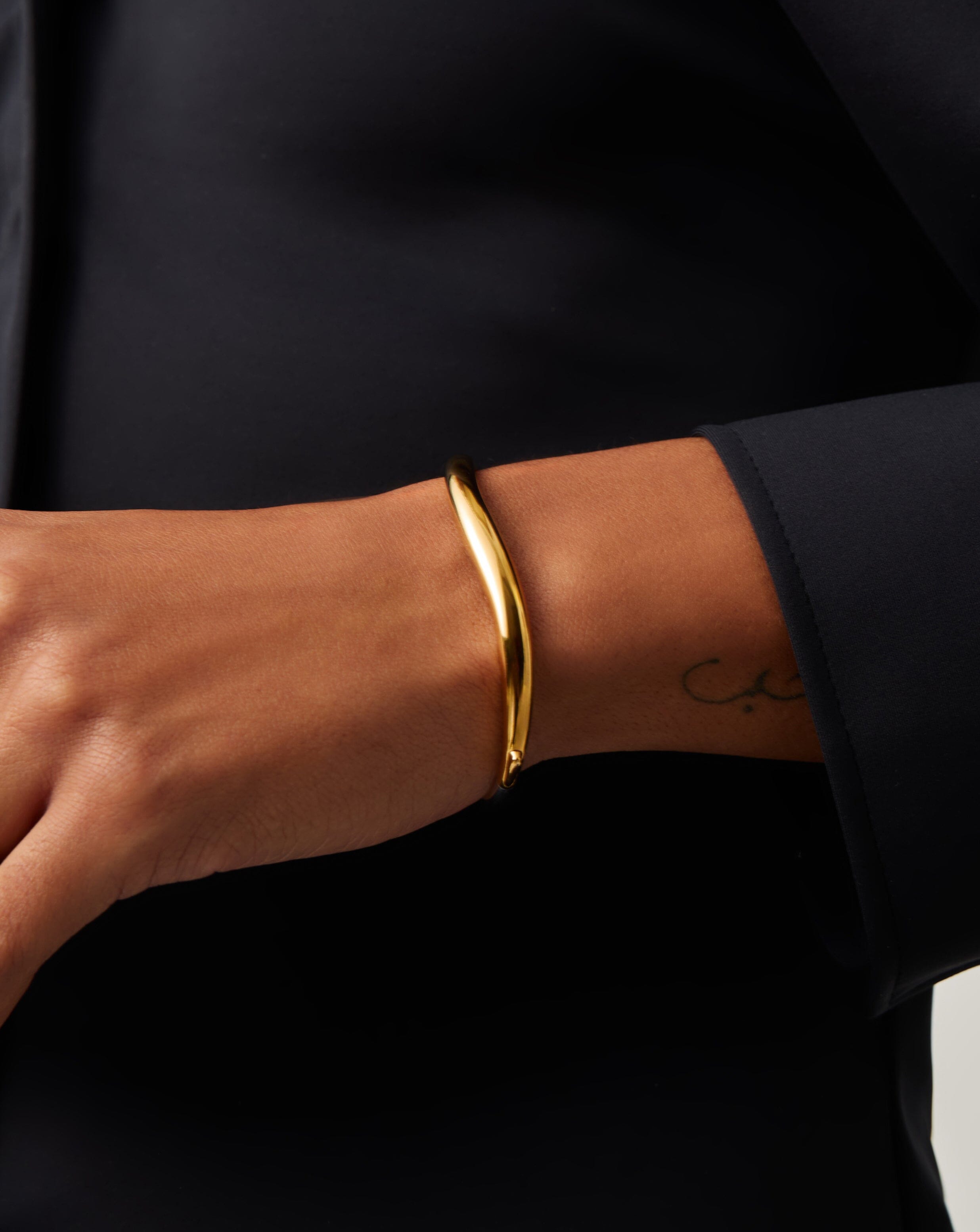 Savi Signature Hinged Bangle | Mix Metal