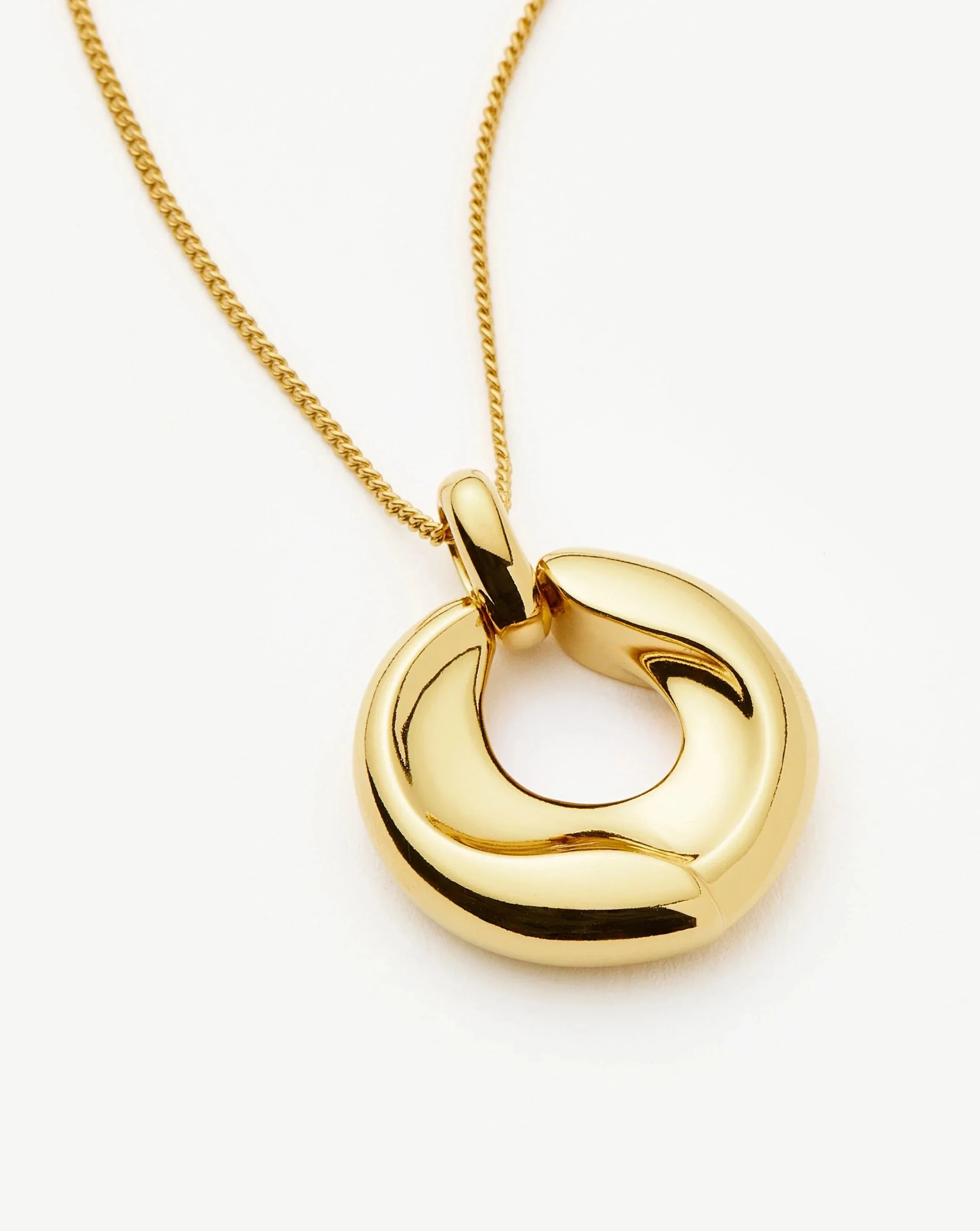 Sculptural Ridge Molten Pendant Necklace | 18k Gold Plated