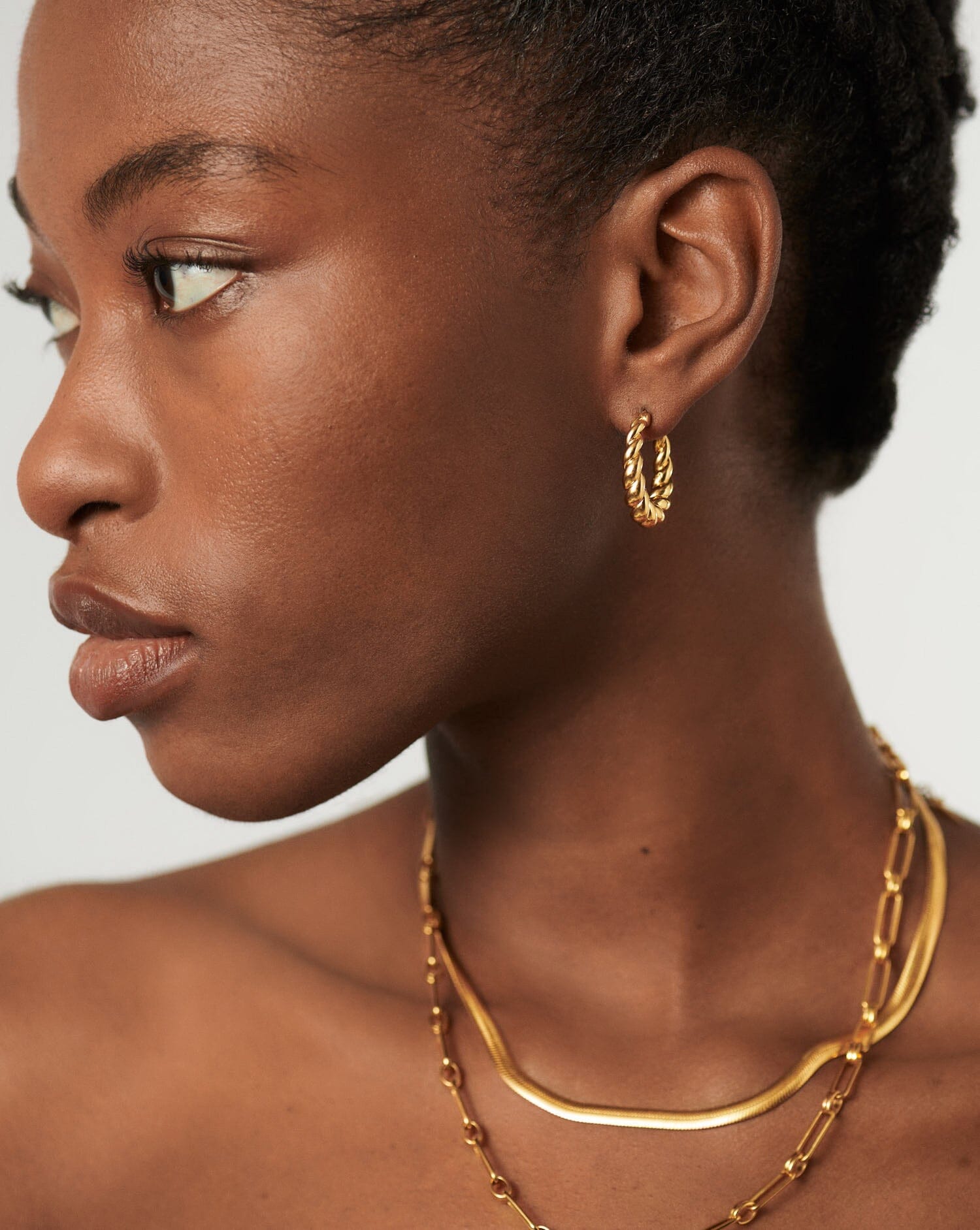 Twisted Tidal Medium Hoop Earrings | 18k Gold Plated